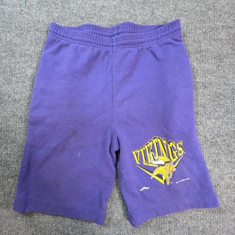 Vintage Minnesota Vikings Shorts Mens Medium Purple NFL Football Nutmeg 90s